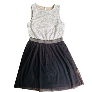 🌺 5 x 25 🌺Elegant Lace Kids Dress - Black and Cream